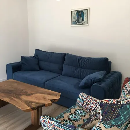 Beachfront Mo , Prapratno Ston